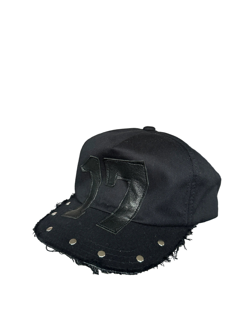STUDDED CAP