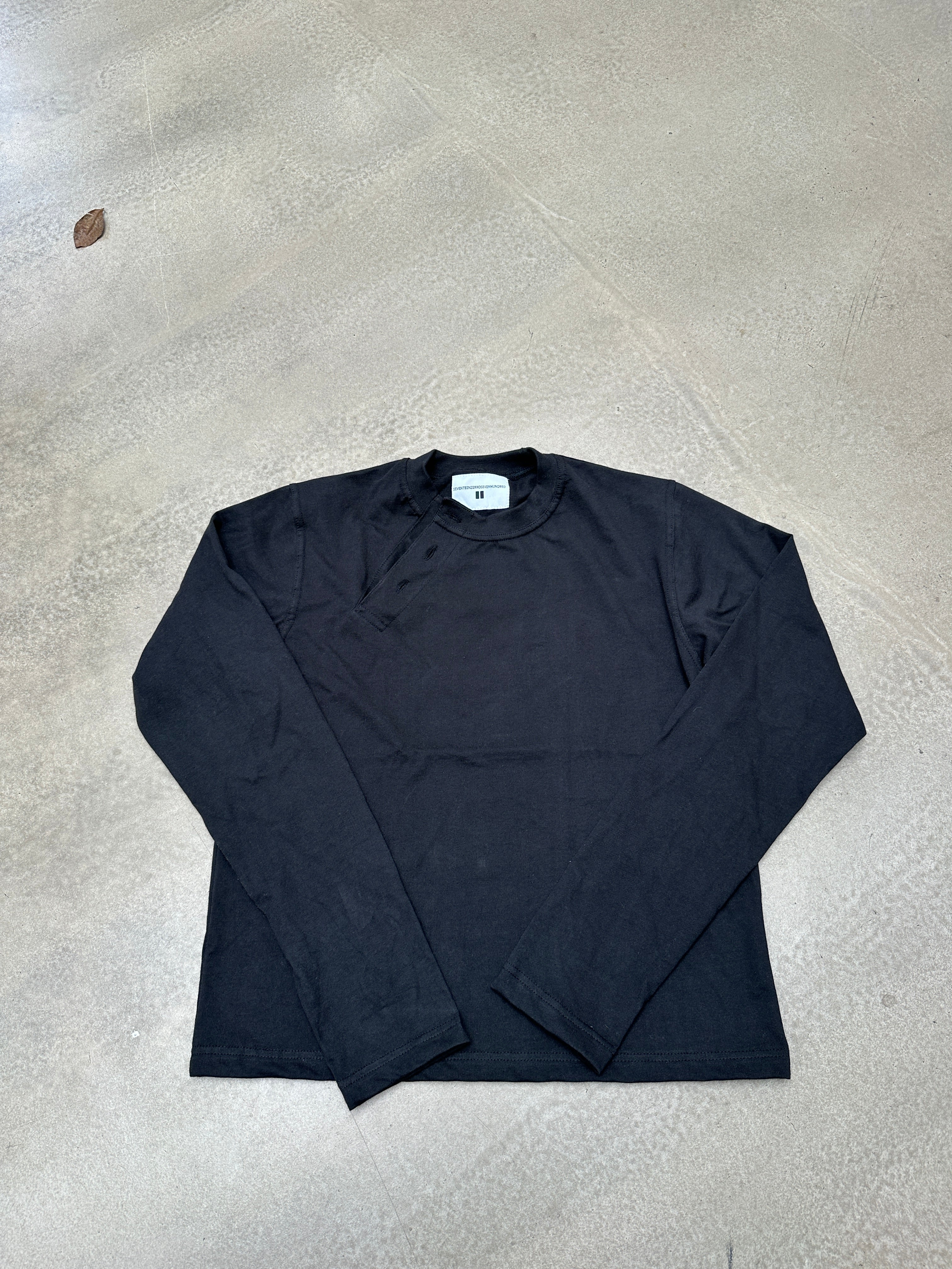 Assymetrical Henley longsleeve t-shirts